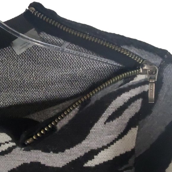 Equipment Femme Ondine Sweater 100% Wool Abstract Zebra Animal Print Quiet XS - Picture 3 of 12